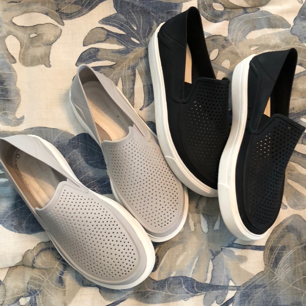 Bundle of 2 pairs of CROCS slip ons